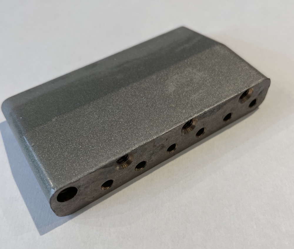 Fender Fender Bridge Block American Standard Strat '08-Present, Powder Coat - Guitars