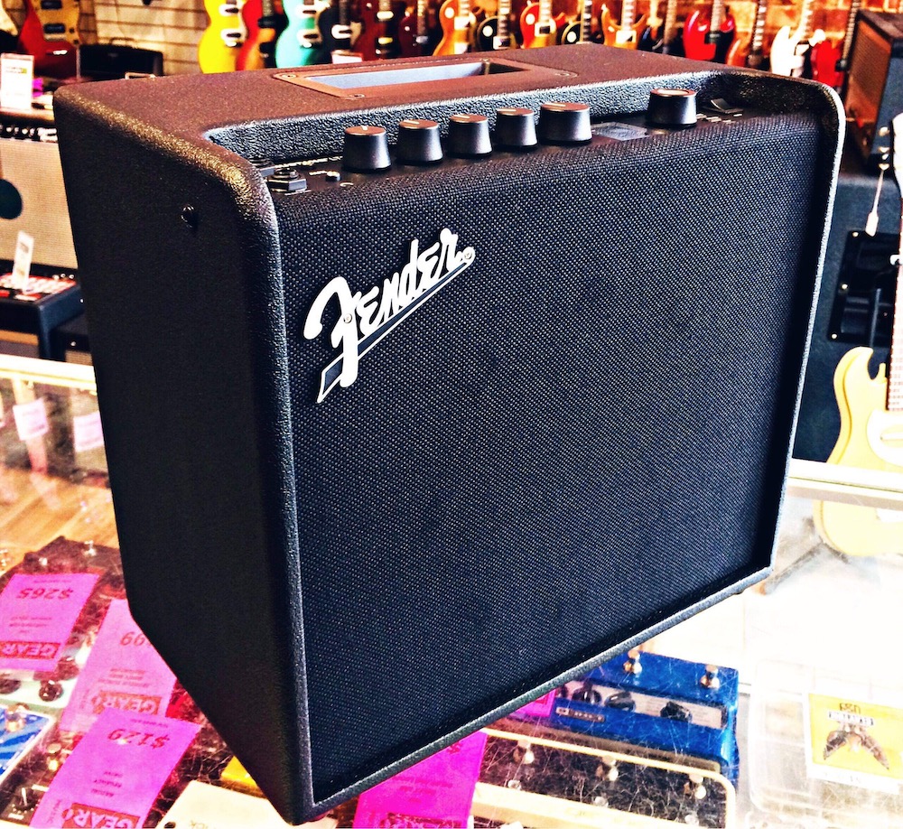 Fender Fender Mustang LT25 Guitar Amp - Guitars