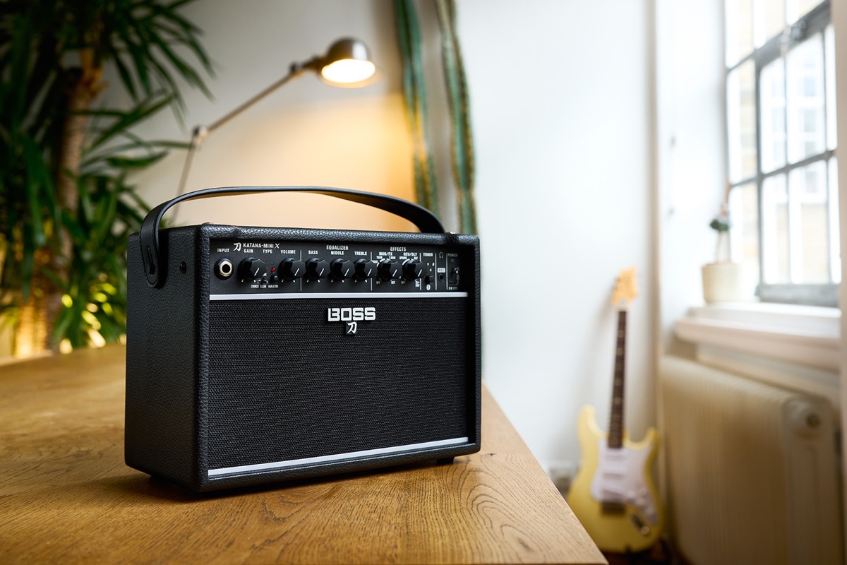 BOSS BOSS Katana Mini X 10 Watt Battery Powered Guitar, Bass Amplifier, Bluetooth, FX - Guitars
