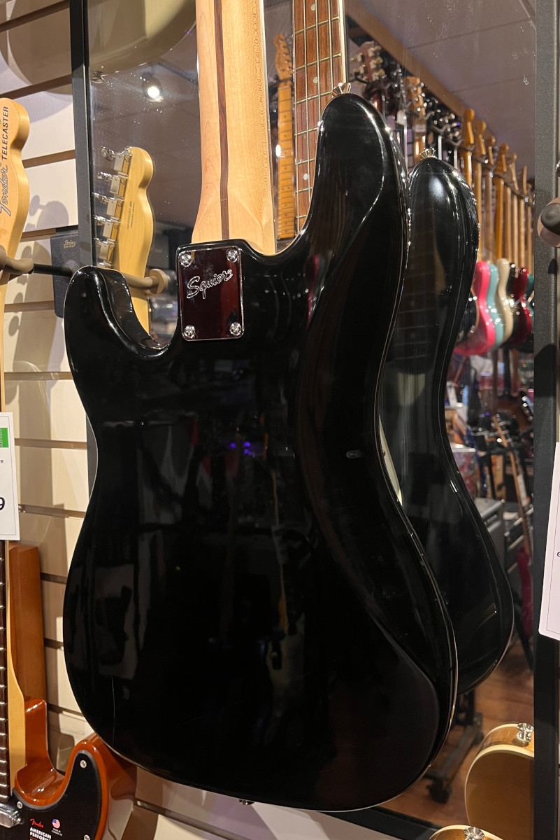 Squier USED Squier Affinity P-Bass Black w/bag - CONSIGNMENT - Basses