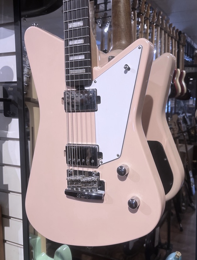 Ernie Ball USED Sterling Mariposa Pueblo Pink w/gigbag - Used