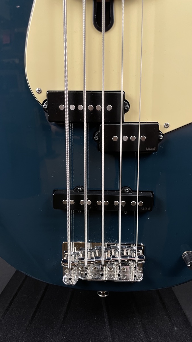 Yamaha USED Yamaha BB435 5 String Bass In Teal Blue - Used